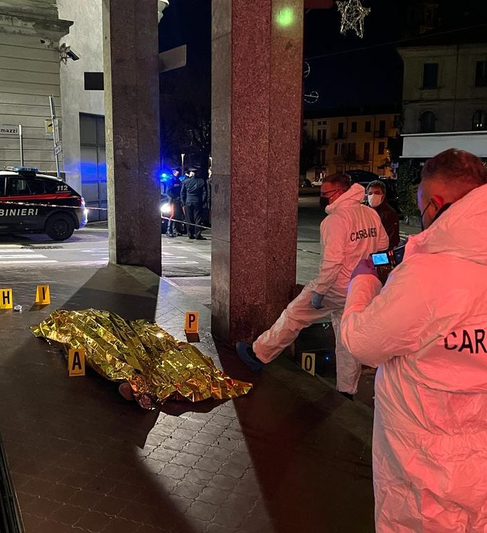 Morto per ipotermia dopo aver accusato un malore il 66enne trovato cadavere a Pallanza