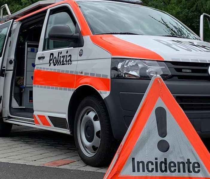 Canton Ticino, in sella ad una moto senza targa, senza assicurazione e senza patente