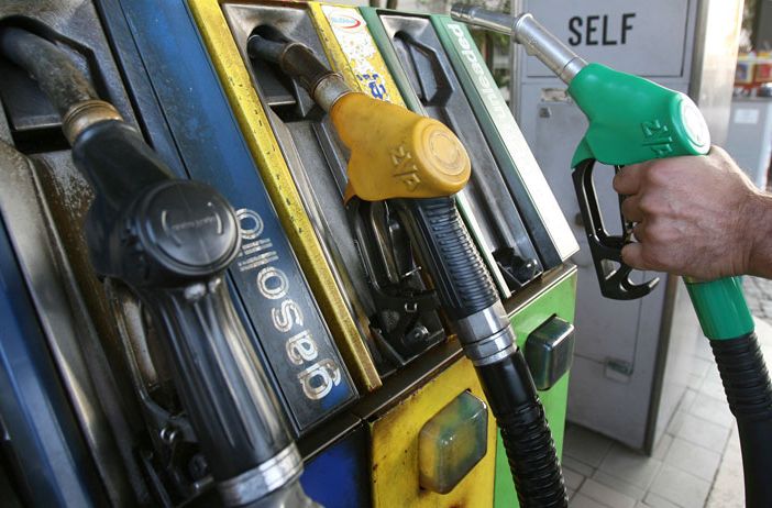 Nuovi rincari della benzina: Federconsumatori chiede l'intervento del Governo