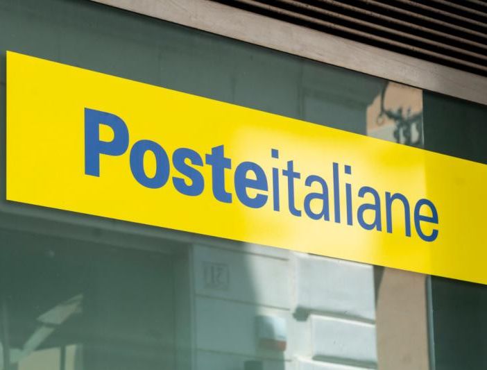 Negli uffici postali del Vco i francobolli e la cartolina per le festività natalizie