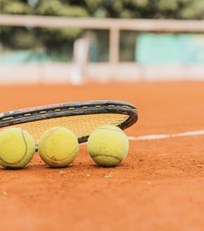 Tecnologia nel tennis: Innovazioni e avanzamenti tecnologici che hanno trasformato il modo in cui il tennis viene giocato e seguito