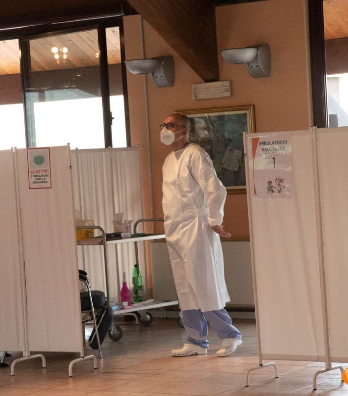 Vaccini, oltre 15mila dosi somministrate ieri in Piemonte
