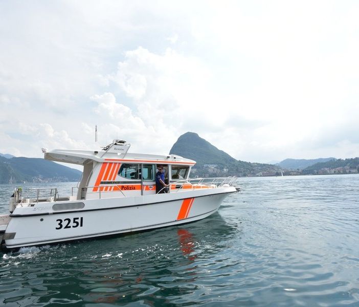 Ticino, anziano disperso nel lago Maggiore: robot e sonar per scandagliare i fondali