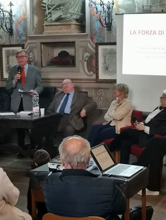 Un successo la presentazione del libro sui 160 anni della Soms di Intra
