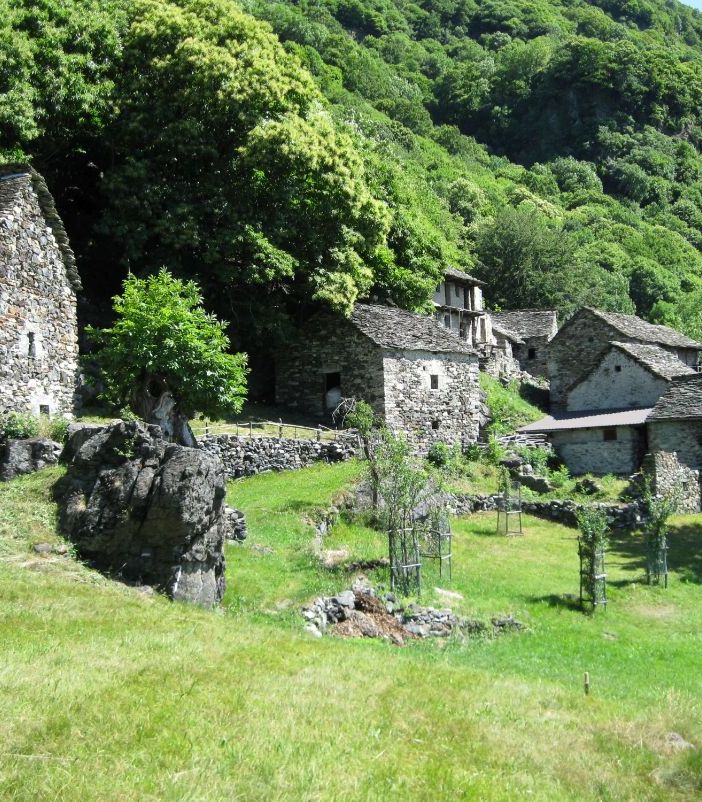 In Val Grande sui sentieri di “Libri in cammino”