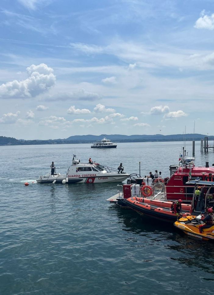 Incendio su una nave passeggeri, esercitazione sul lago Maggiore