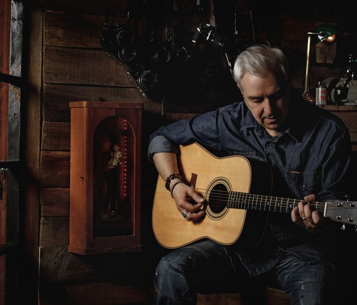 Davide Van De Sfroos apre stasera il primo Lago Maggiore Folkfest