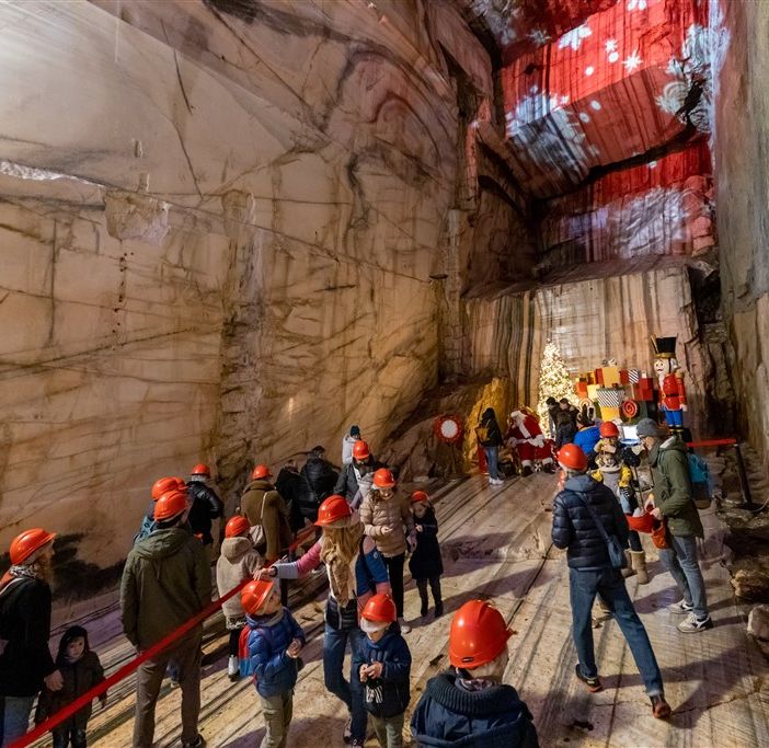 Il Natale di Grotta di Babbo Natale dal lago Maggiore al villaggio dei Twergi