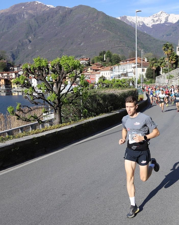 Roberto Giacomotti conquista l'Ossola Trail di Mergozzo