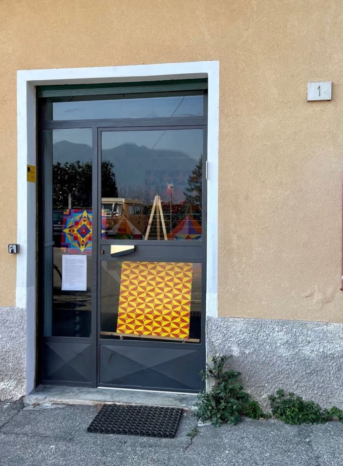 Se l’ex edicola del quartiere Pontini diventa una micro galleria d’arte moderna
