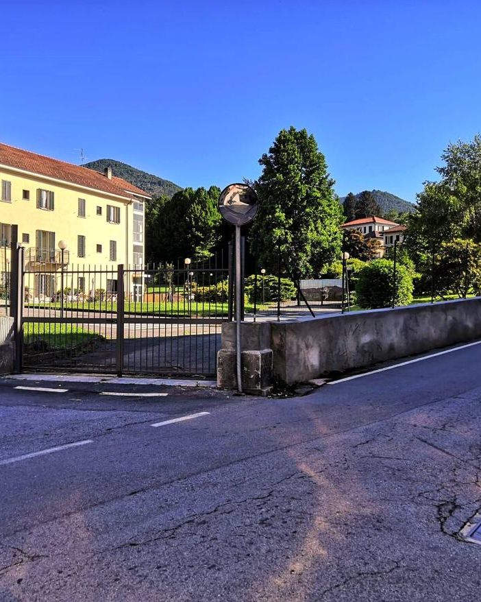 Monta la protesta sulla “chicane” pericolosa lungo la via Intra-Premeno