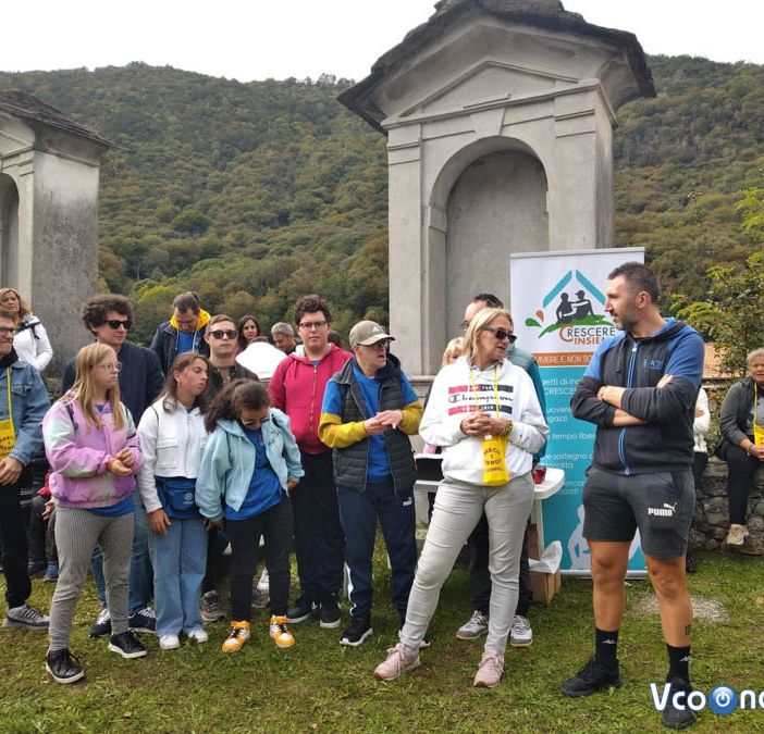 Successo per la &quot;Marcia e mangia&quot;:  raccolti 1200 euro per beneficenza  FOTO