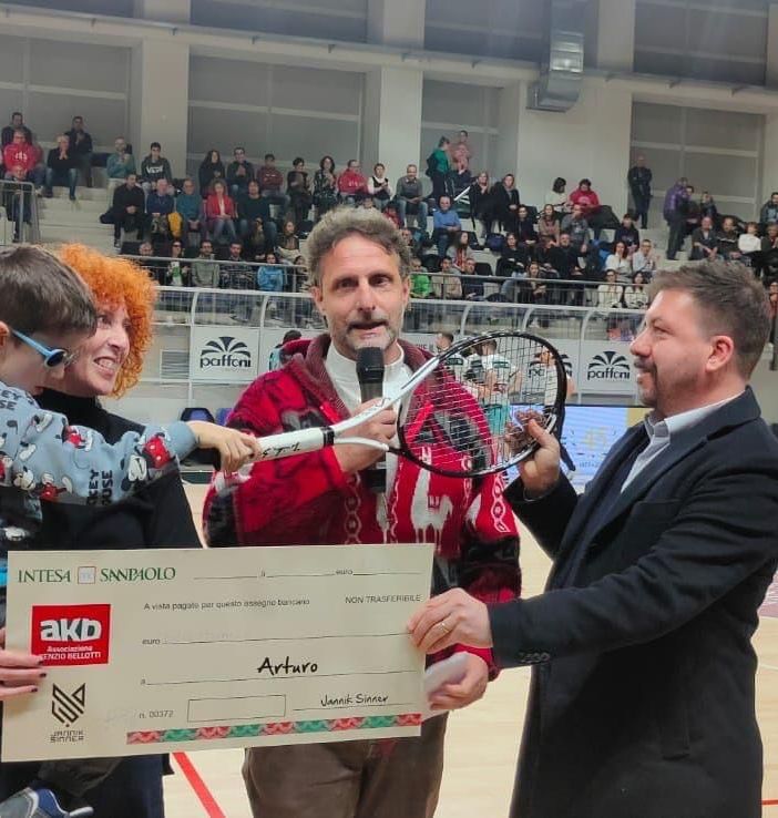 Serata benefica targata Kenzio Bellotti al Palazzetto di Gravellona