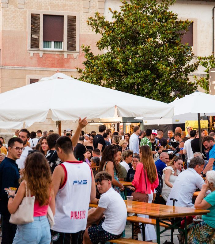 A Borgomanero tornano gli imperdibili sapori del Rolling Truck Street Food Festival in occasione della Festa dell’Uva