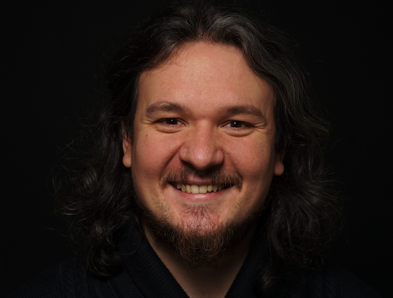 Astronomia, questa sera la lezione-spettacolo del divulgatore Adrian Fartade