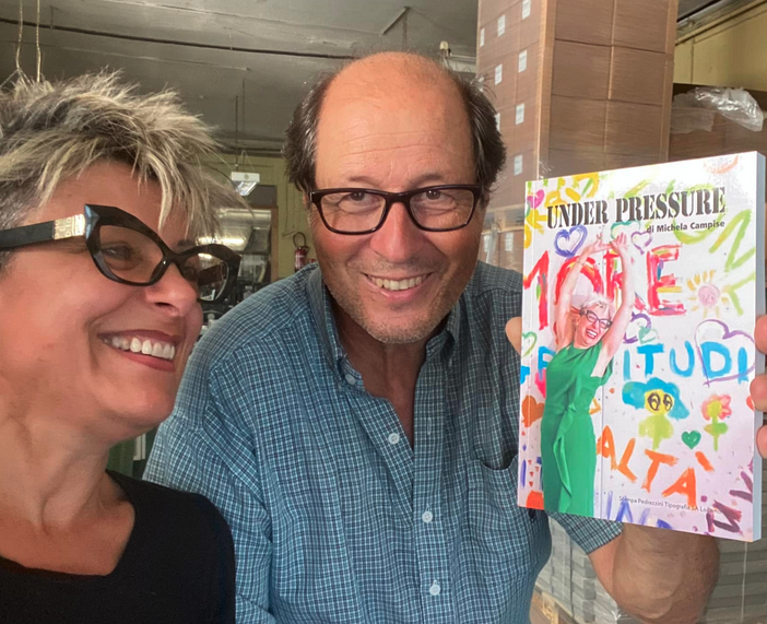 Cannobio, in libreria il libro “Under Pressure” di Michela Campise