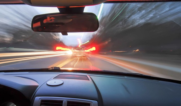 Auto e moto sfrecciano di notte nel Cusio, sono gare improvvisate?
