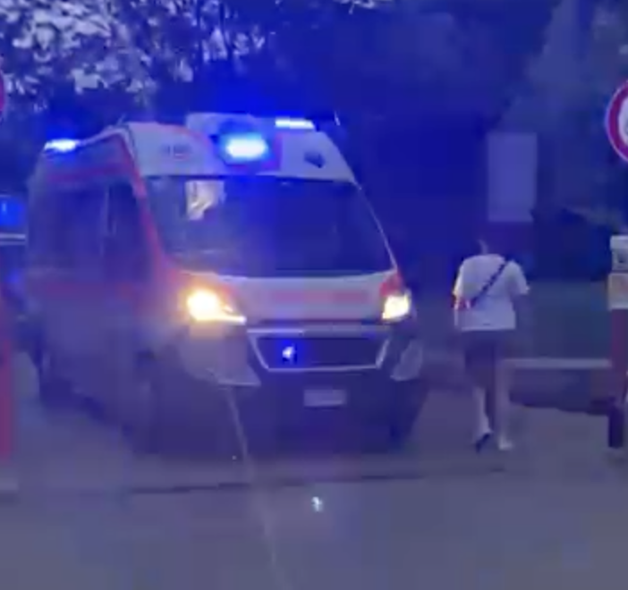 Salvato il giovane dipendente della Zip Line bloccato diversi metri sopra il lago per quasi un'ora