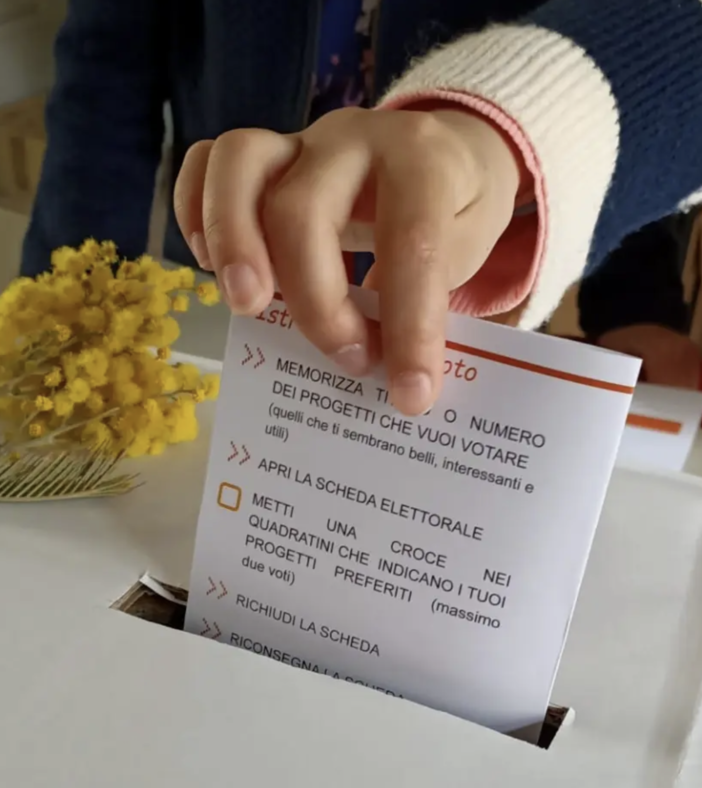 Voto nelle scuole per il consiglio comunale dei ragazzi di Verbania