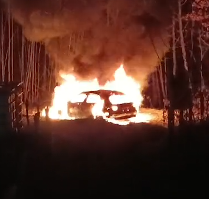 Auto in fiamme ad Agrano VIDEO