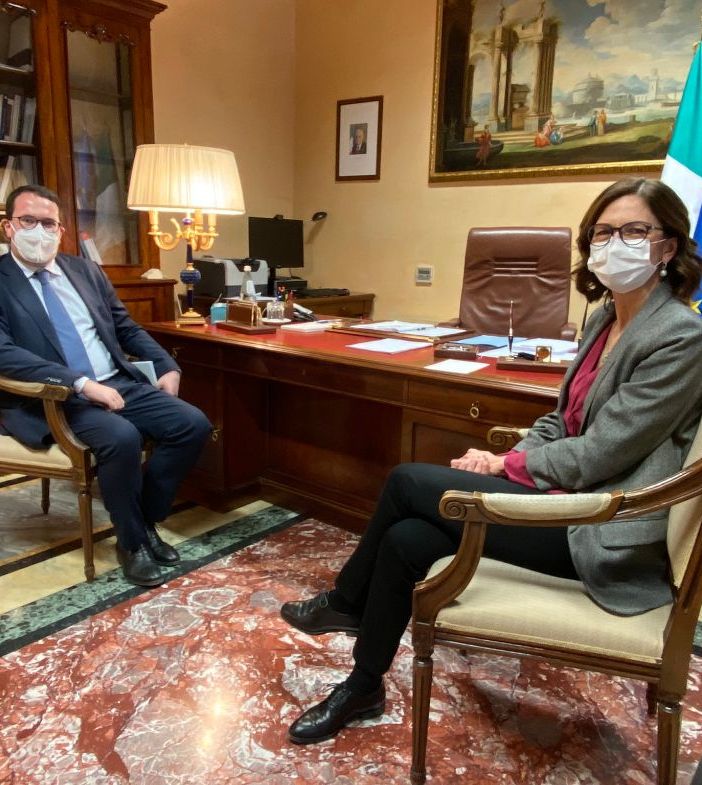 Incontro tra Uncem e il ministro degli affari regionali, Bussone: “Impegno condiviso per ridurre le sperequazioni territoriali”