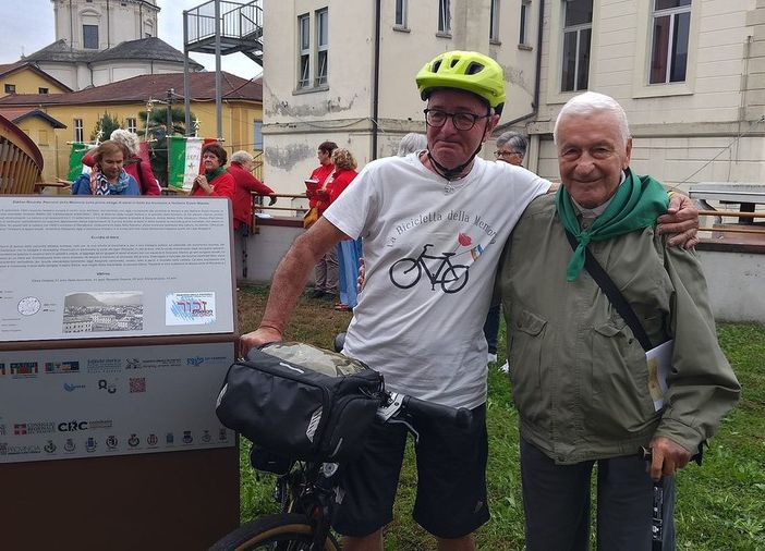 Inaugurati i primi totem per ricordare la strage di ebrei sul Lago Maggiore