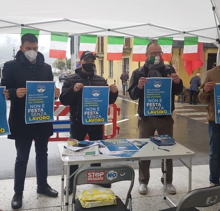 Flash mob di Fratelli d'Italia contro le restrizioni del coprifuoco