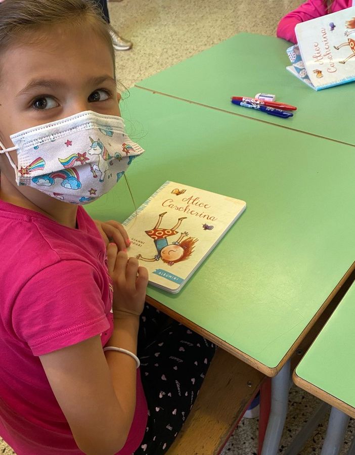 Nati per leggere, anche ai bambini del Beltrami di Omegna il libro di Gianni Rodari