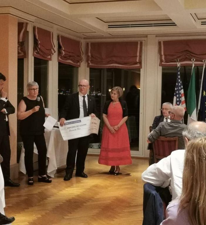 Dal Lions Verbania 10mila euro a sostegno dell'Emporio dei Legami