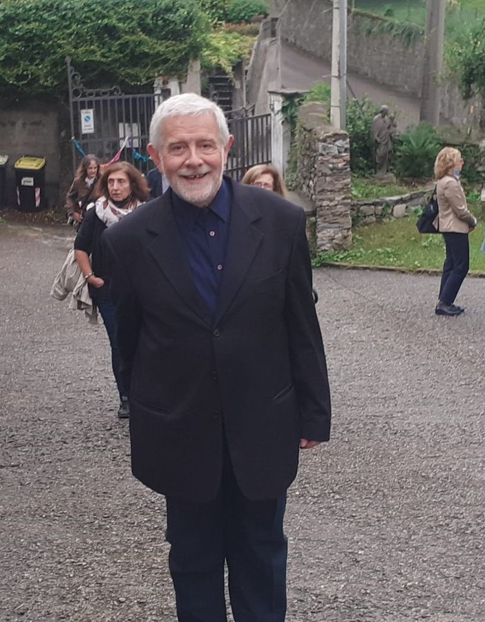 Con un lungo applauso Verbania ha ringraziato don Roberto Salsa