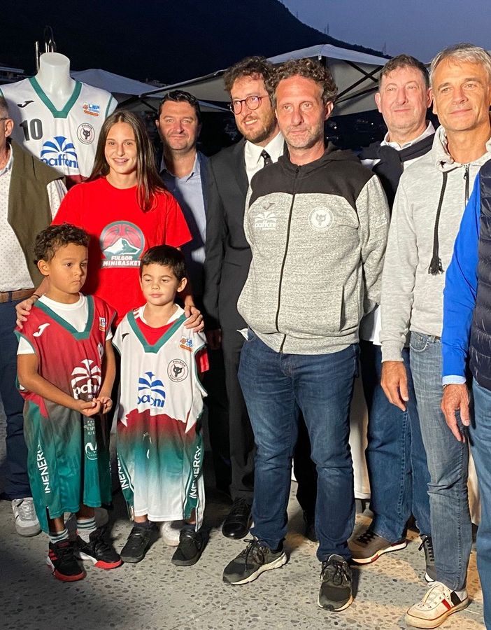 Basket, presentate le nuove divise della Paffoni