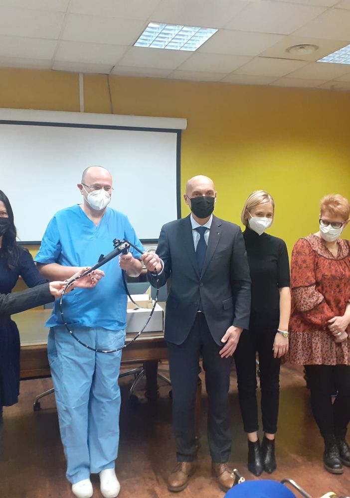 Donato all'ospedale Castelli un nuovo colonscopio pediatrico