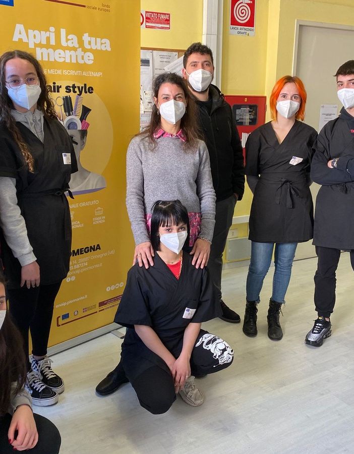 Belli Pettinati, prima “cliente” per l'iniziativa benefica di Enaip Omegna