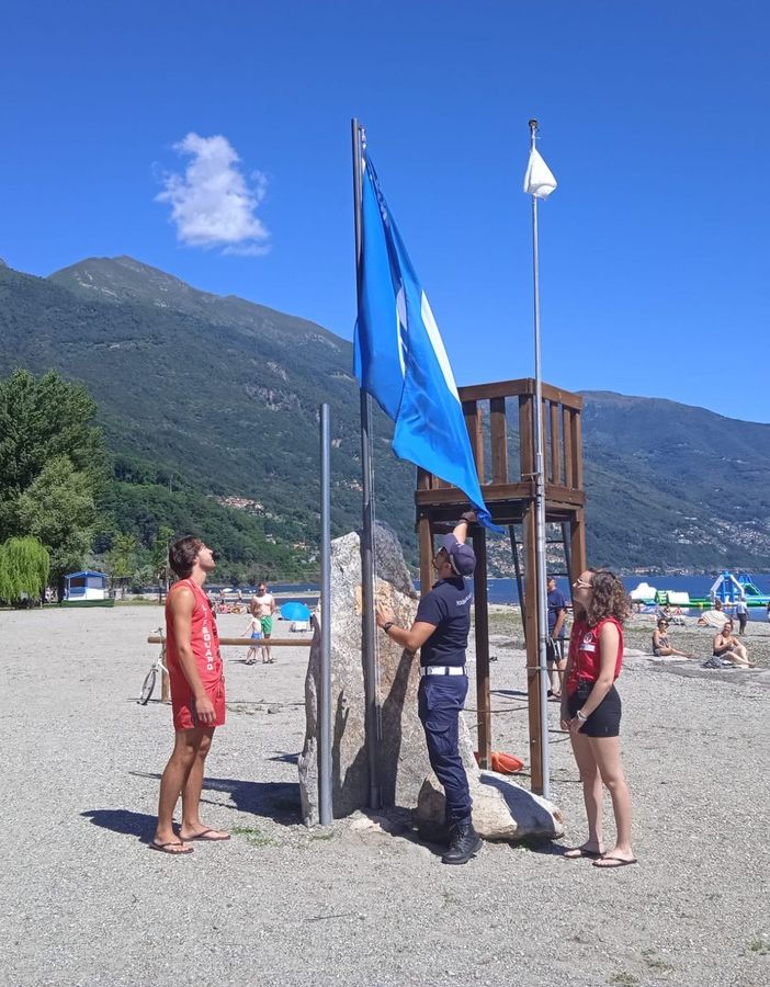 La Bandiera Blu torna a sventolare sul Lago Maggiore FOTO