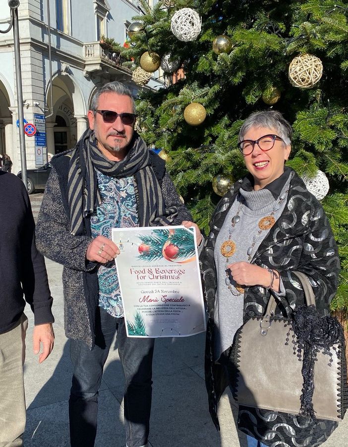 Cene e aperitivi per contribuire alle spese cittadine per gli eventi di Natale