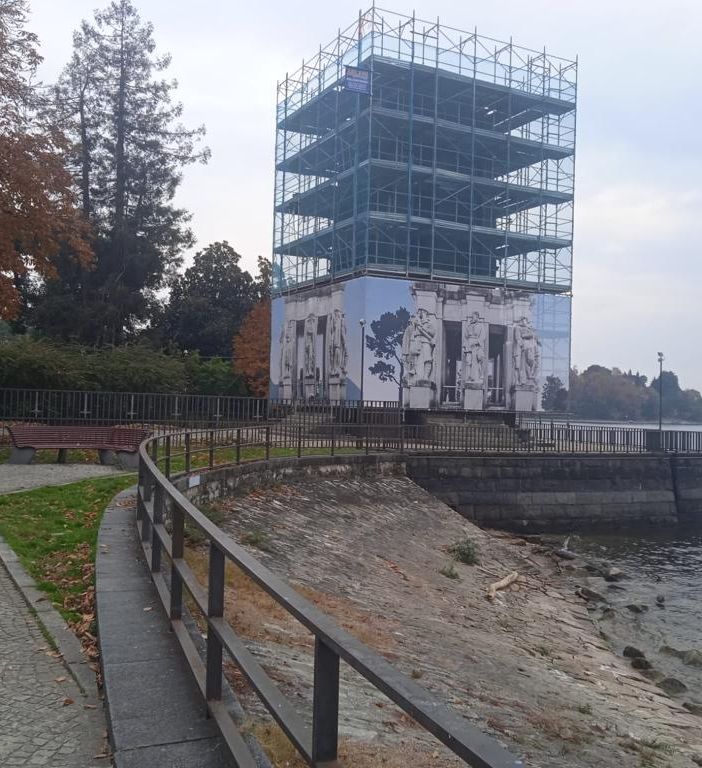 Mausoleo Cadorna, forse già a Natale via l'impalcatura dei restauri