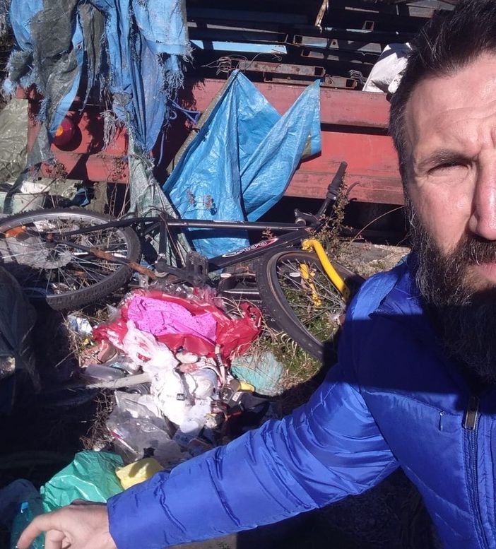 Crusinallo, discarica a cielo aperto tra via Prati e via IV Novembre