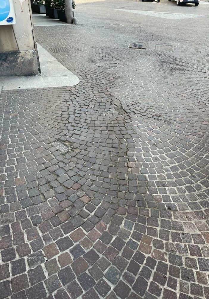 Nuovi avvallamenti tra via Manfredi e via Alberganti