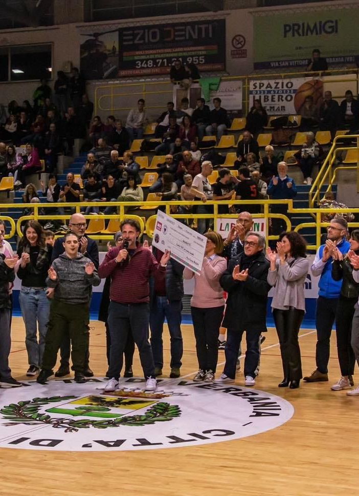 Da Akb e Fulgor 10mila euro per il nuovo pulmino del Centro Do