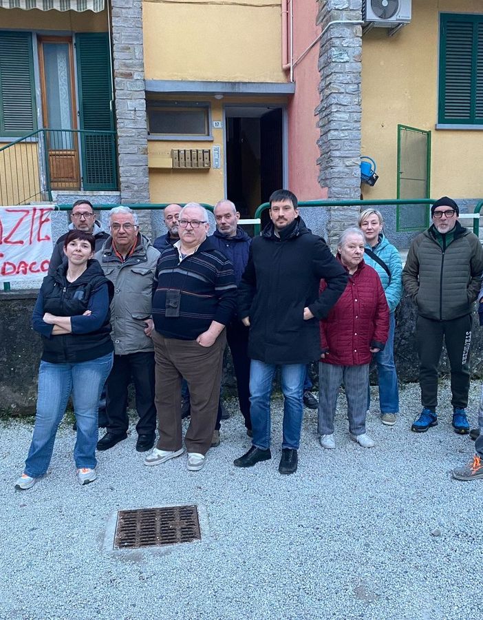 “Noi i Rom qui non li vogliamo”: la protesta dei residenti di via Verta