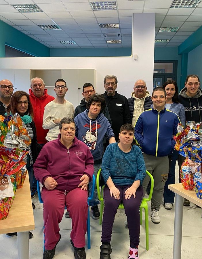 Settanta uova donate agli ospiti del Centro Do e all'Educativa Territoriale del Cusio