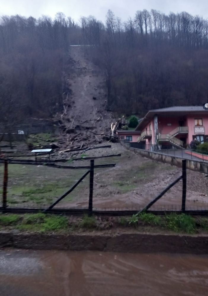 Frana in Valle Strona, isolata Luzzogno FOTO