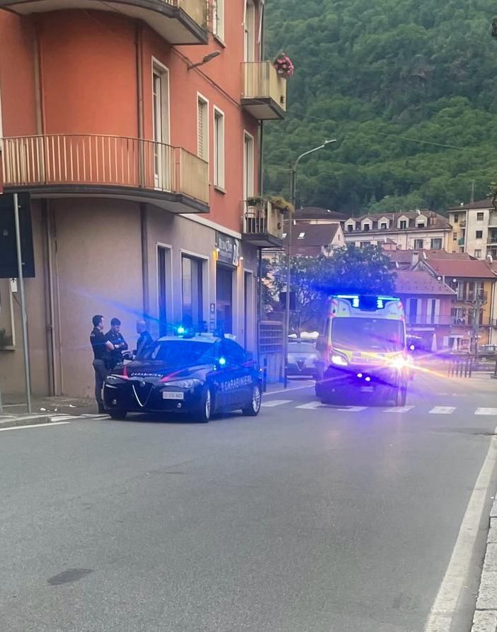 Rissa in centro ad Omegna, intervento delle forze dell'ordine