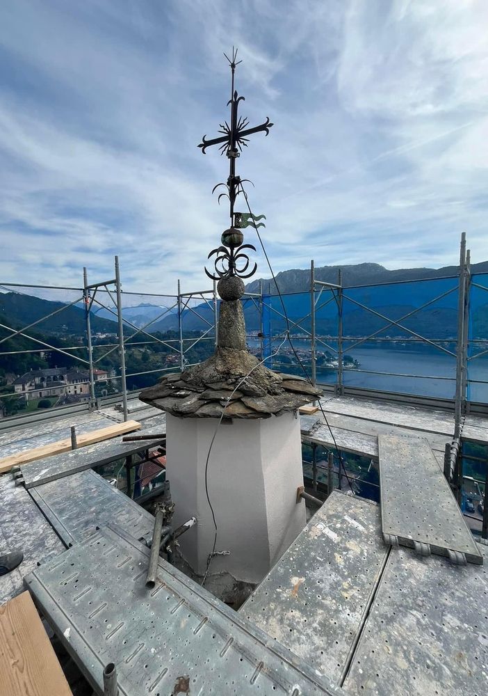 Quasi completati gli interventi esterni di restauro della torre campanaria di Brolo