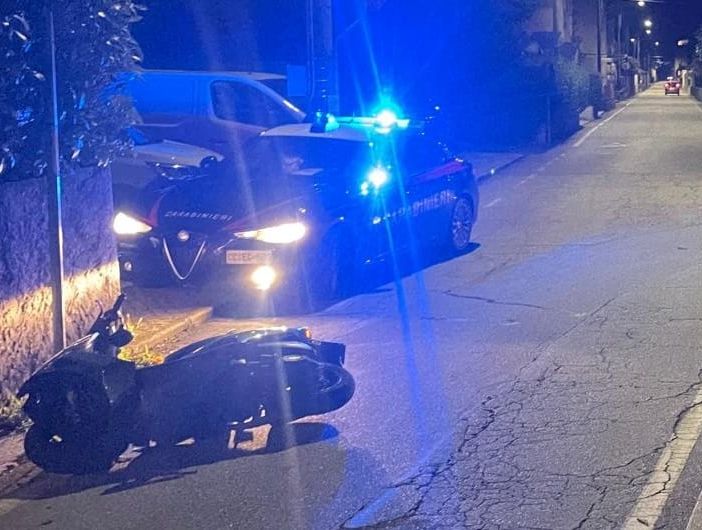 In scooter senza patente e senza assicurazione, causa un incidente a Trobaso