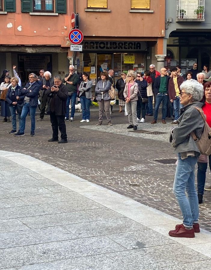 Un 25 Aprile in silenzio: Omegna ricorda senza festa