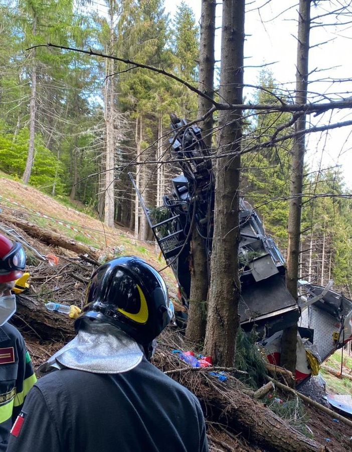 Morto uno dei due bimbi ricoverato a Torino, il bilancio della tragedia sale a 14