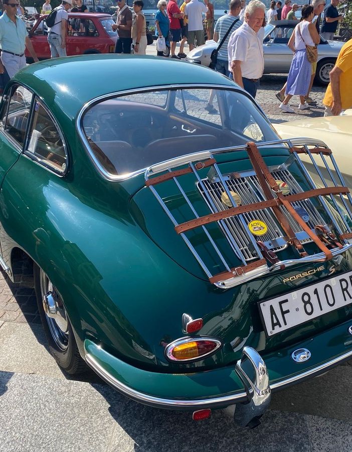 Raduno benefico di auto tra lago Maggiore e lago d'Orta