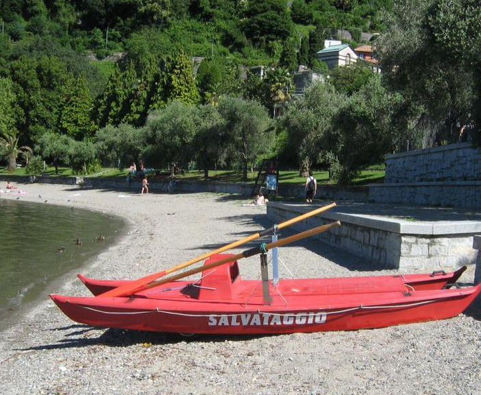 A Verbania spiagge più sicure grazie a bagnini e attrezzature di soccorso