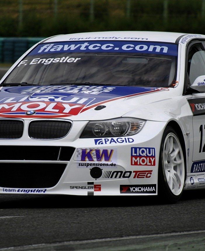 BMW Touring, serie 3 e serie 5: caratteristiche e piacere di guida